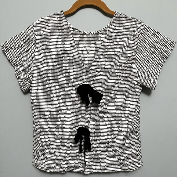 Zara light cotton blend black and white checked top with 2 black bows in back - Picture 1 of 4